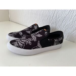 Adidas Vulcraid3R Slip On Unisex Skate Shoes. Size 8.5(M); 10(W)